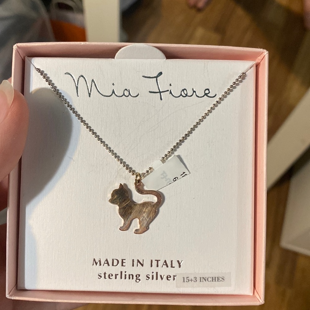 Cat necklace, never worn